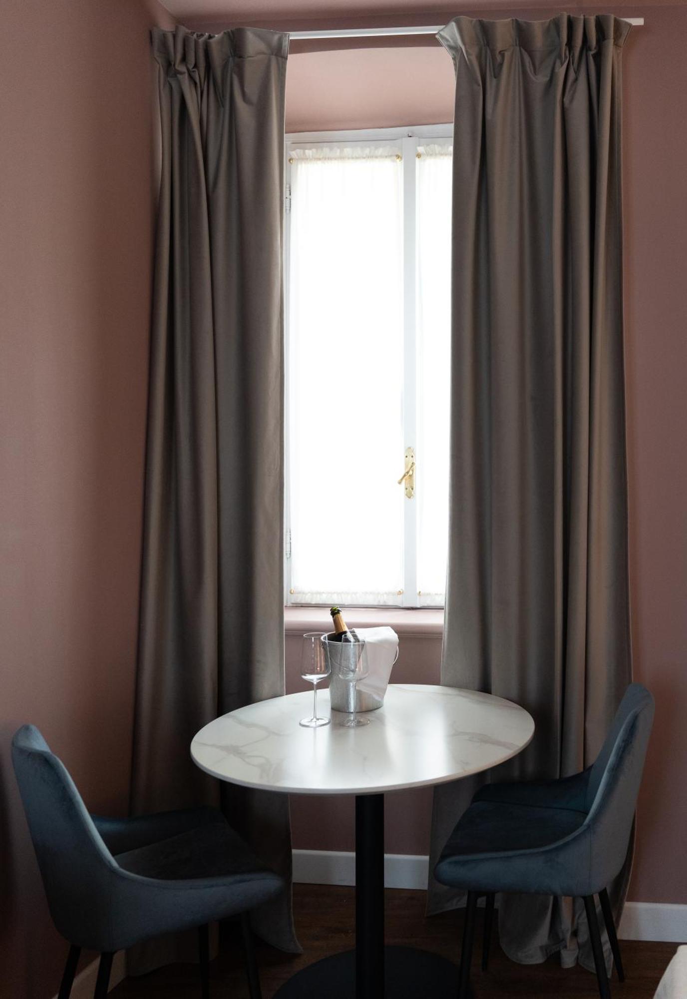 Caffe Delle Rose Les Chambres Вербания Екстериор снимка